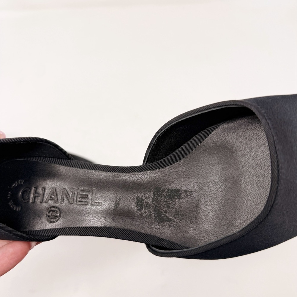 Chanel Black D’Orsay Heels Pointed Toe Kitten Heel Pumps with Silver CC Logo 41 - Picture 16 of 16